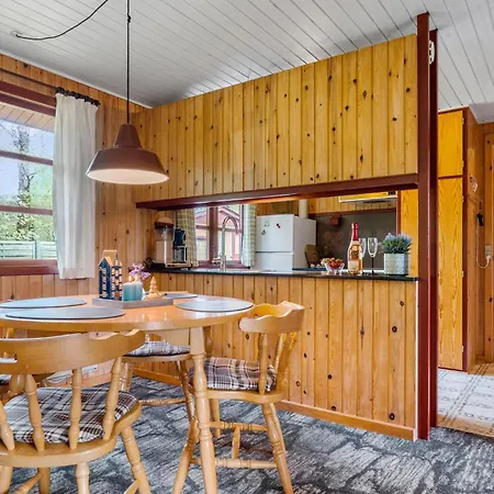 2 Bedroom Beautiful In *